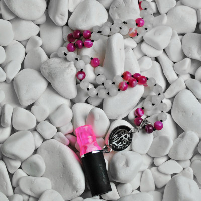 Персональний мундштук Personalka Stone з намистами з натурального каменю (Рожевий з білими лініями)