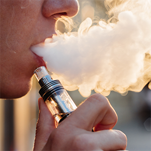 електронка шипить сама по собі