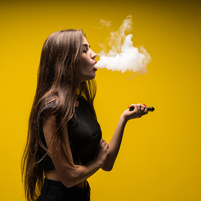 как курить в затяг одноразку